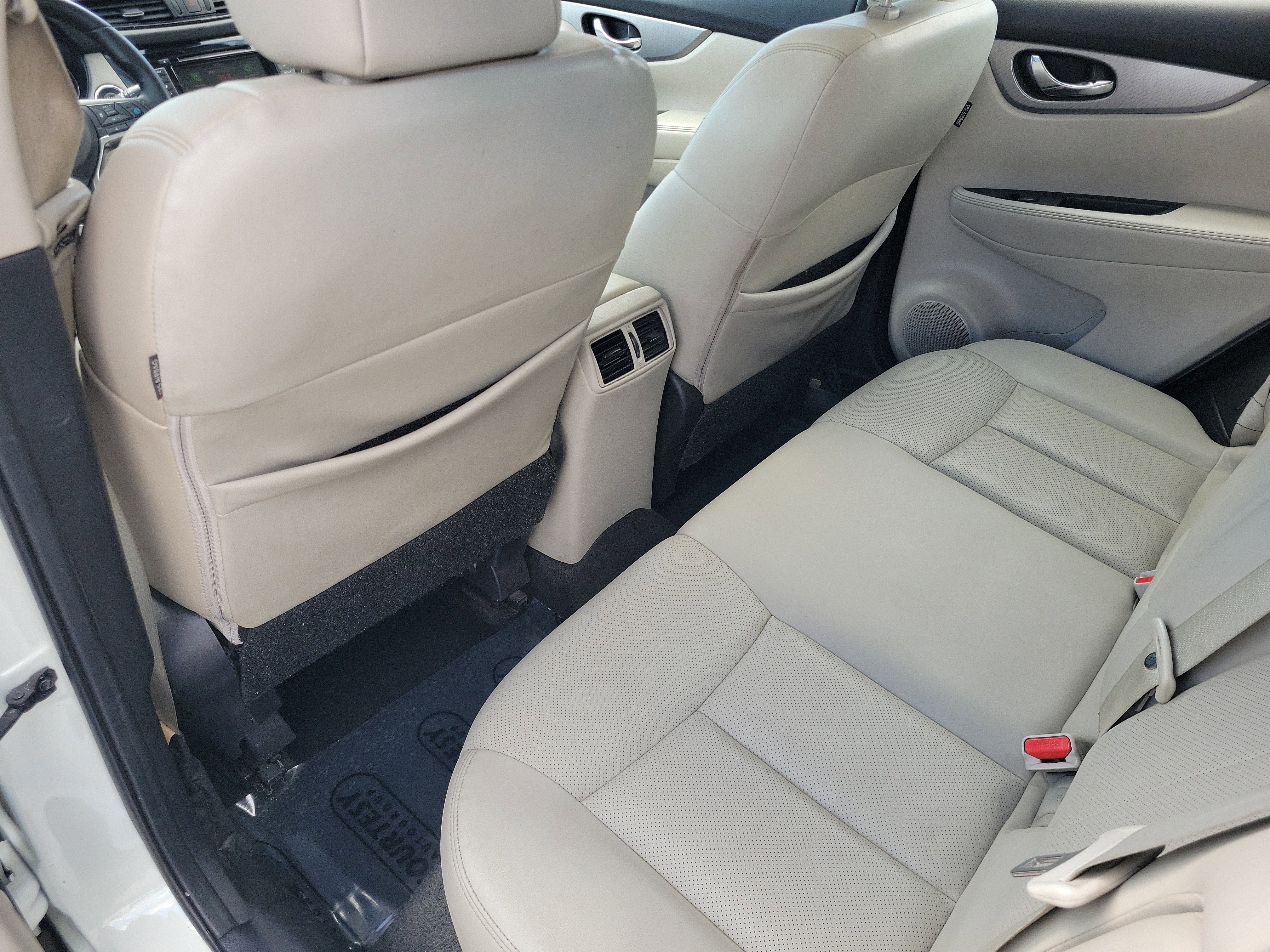 Used 2020 Nissan Rogue Sport SL w/ Premium Package image 14