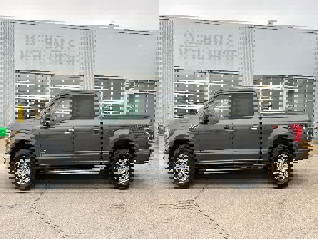 Used 2017 Ford F150 XLT w/ Equipment Group 302A Luxury image 3