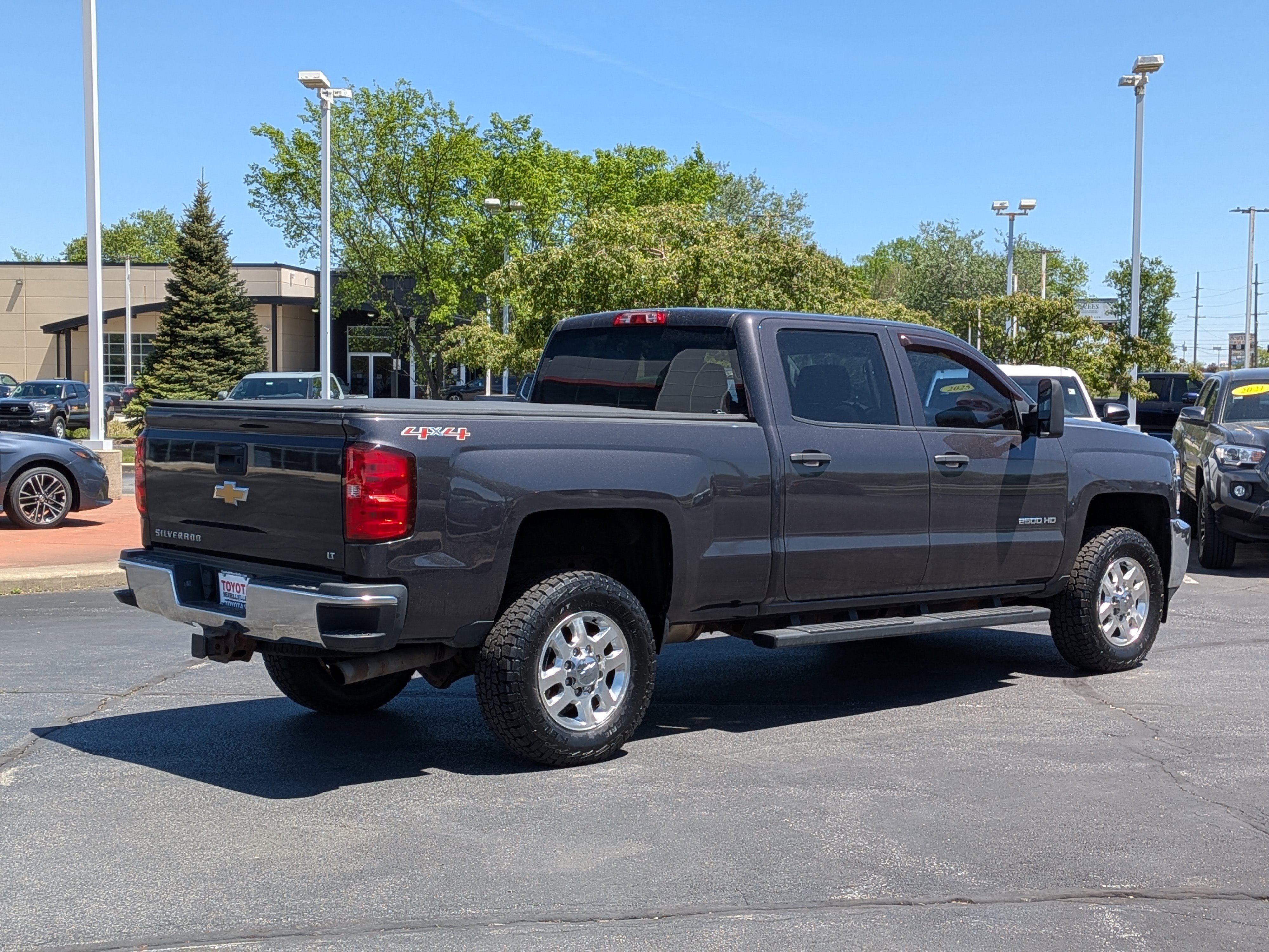 Used 2015 Chevrolet Silverado 2500 LT w/ LT Convenience Package AWD/4WD image 9