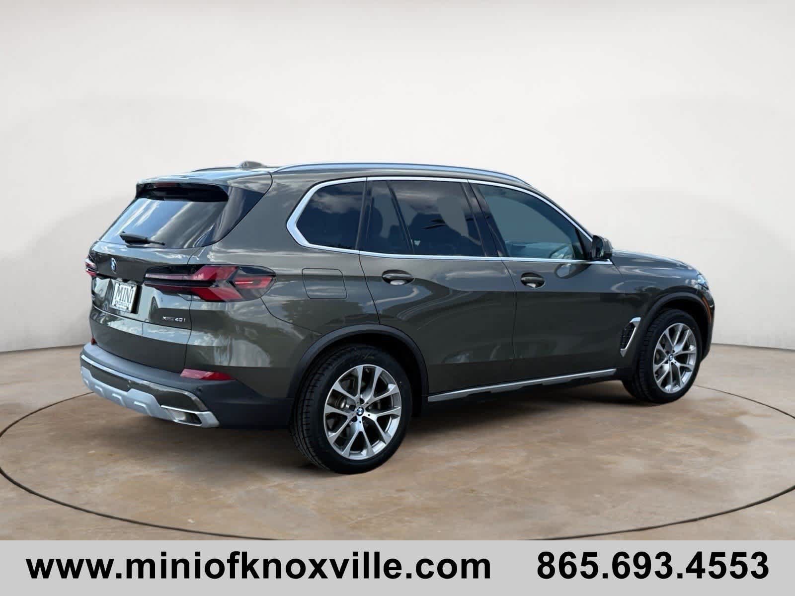 Used 2025 BMW X5 xDrive40i w/ Premium Package AWD/4WD image 3