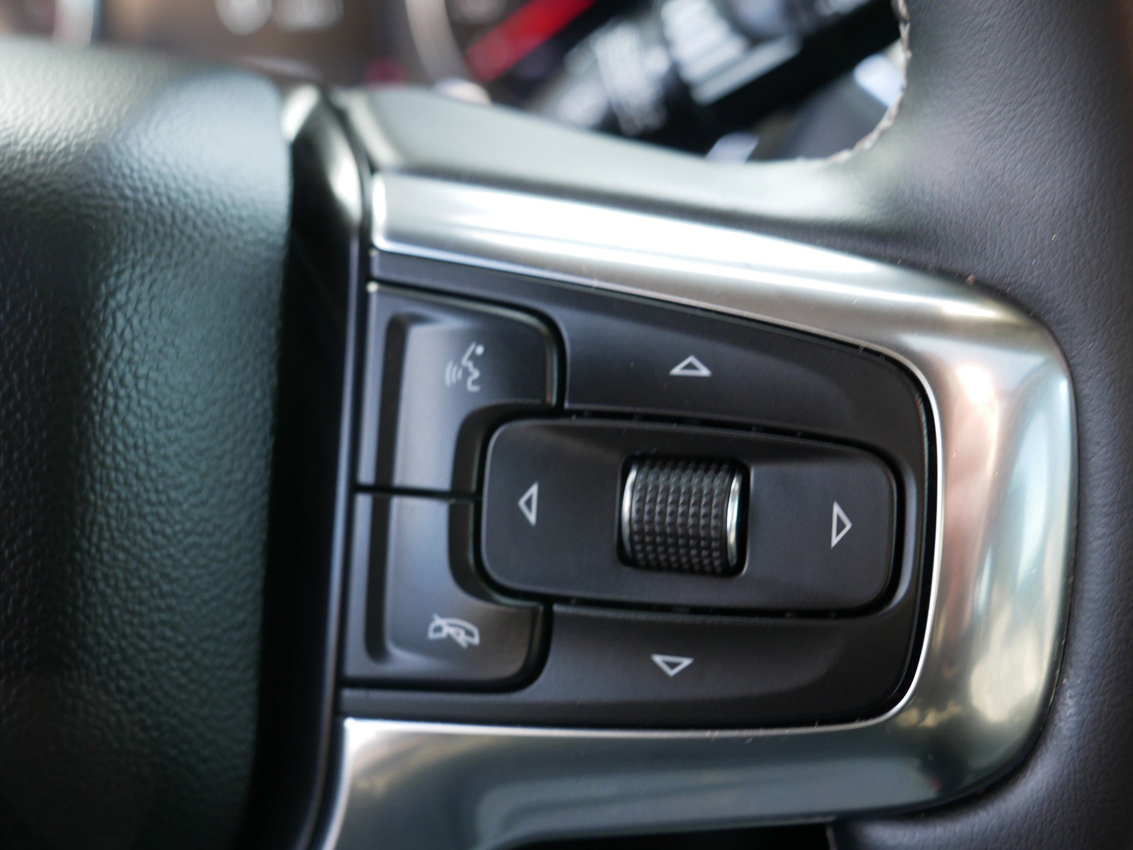 Used 2023 Chevrolet Blazer LT image 29