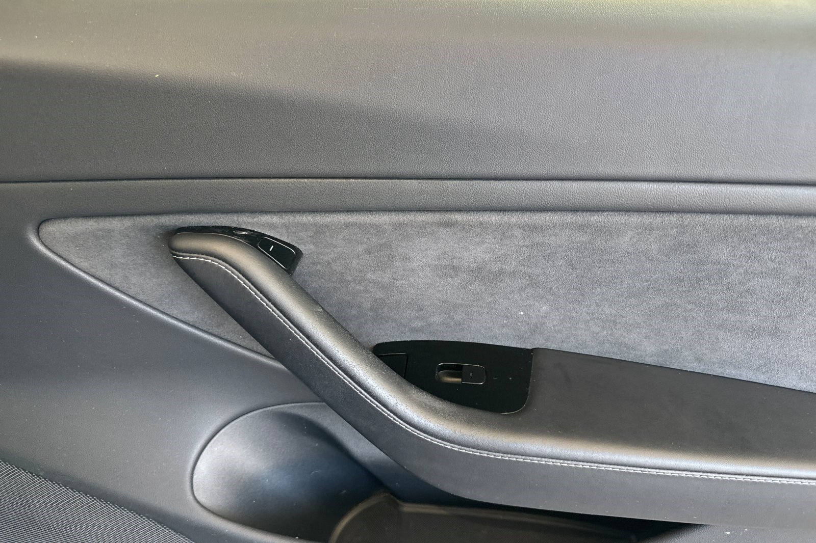 Used 2018 Tesla Model 3 Long Range RWD image 21