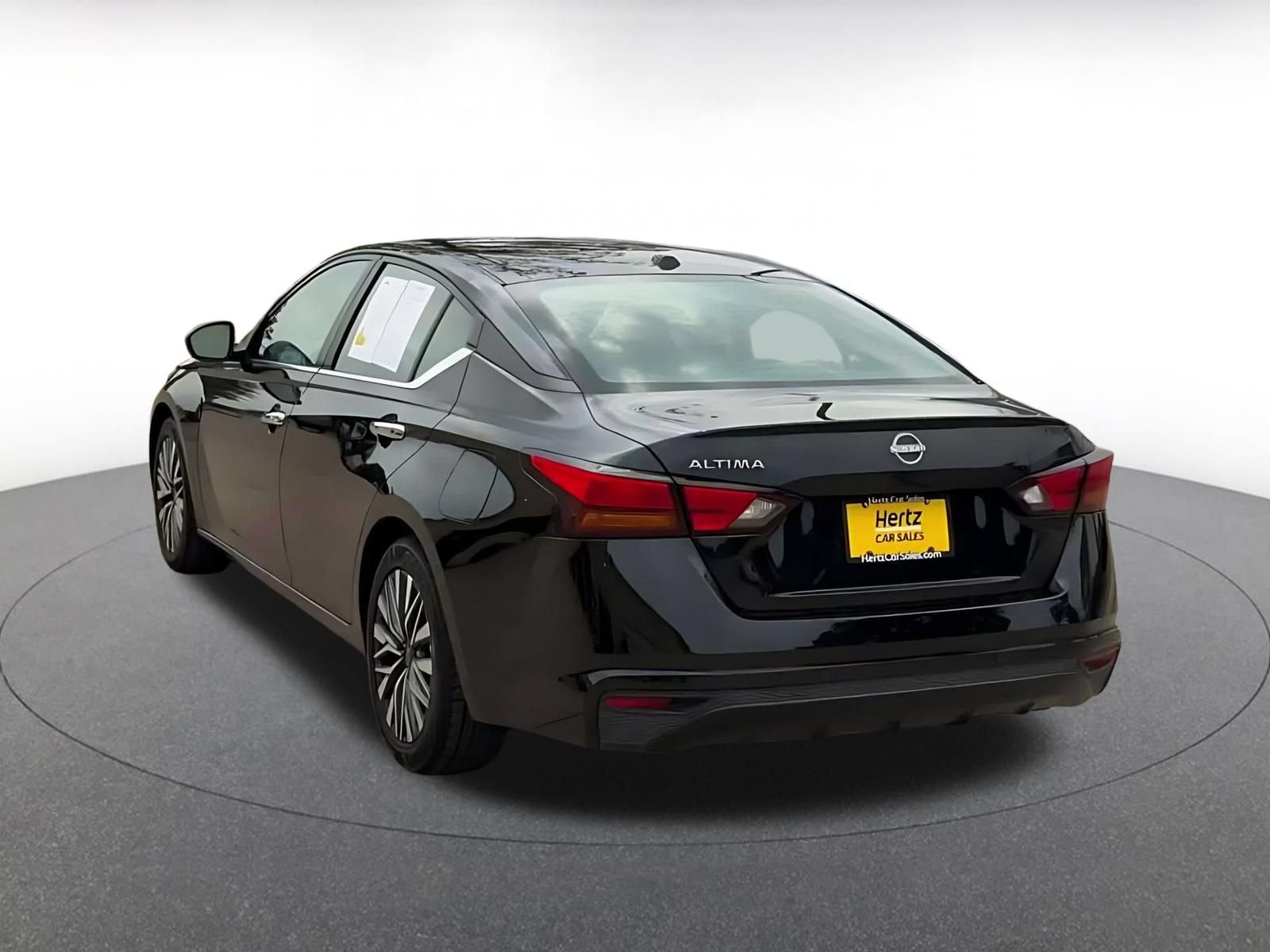 Used 2025 Nissan Altima 2.5 SV FWD image 9