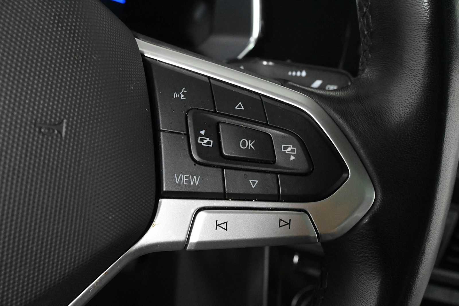 Certified 2023 Volkswagen Jetta SE w/ Panoramic Sunroof Package FWD image 21