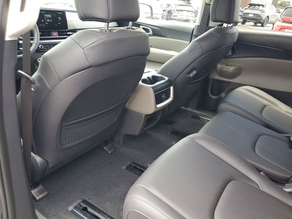 New 2026 Kia Carnival image 21