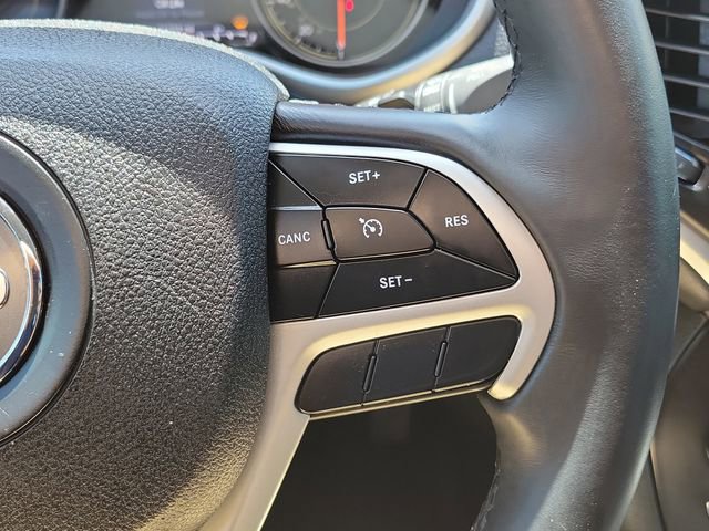 Used 2018 Jeep Cherokee Trailhawk AWD/4WD image 27
