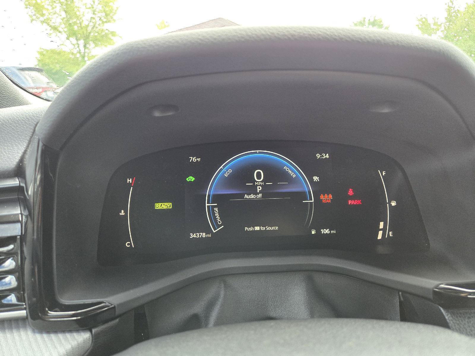 Used 2025 Toyota Camry SE w/ Convenience Package FWD image 18