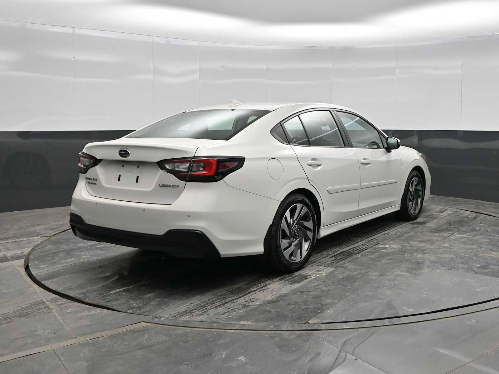 Used 2023 Subaru Legacy Limited image 7