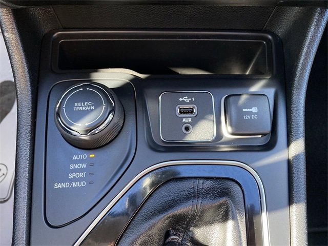 Used 2022 Jeep Cherokee Limited image 22