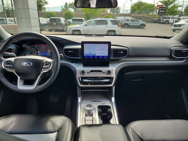 Used 2023 Ford Explorer XLT w/ Equipment Group 202A AWD/4WD image 8