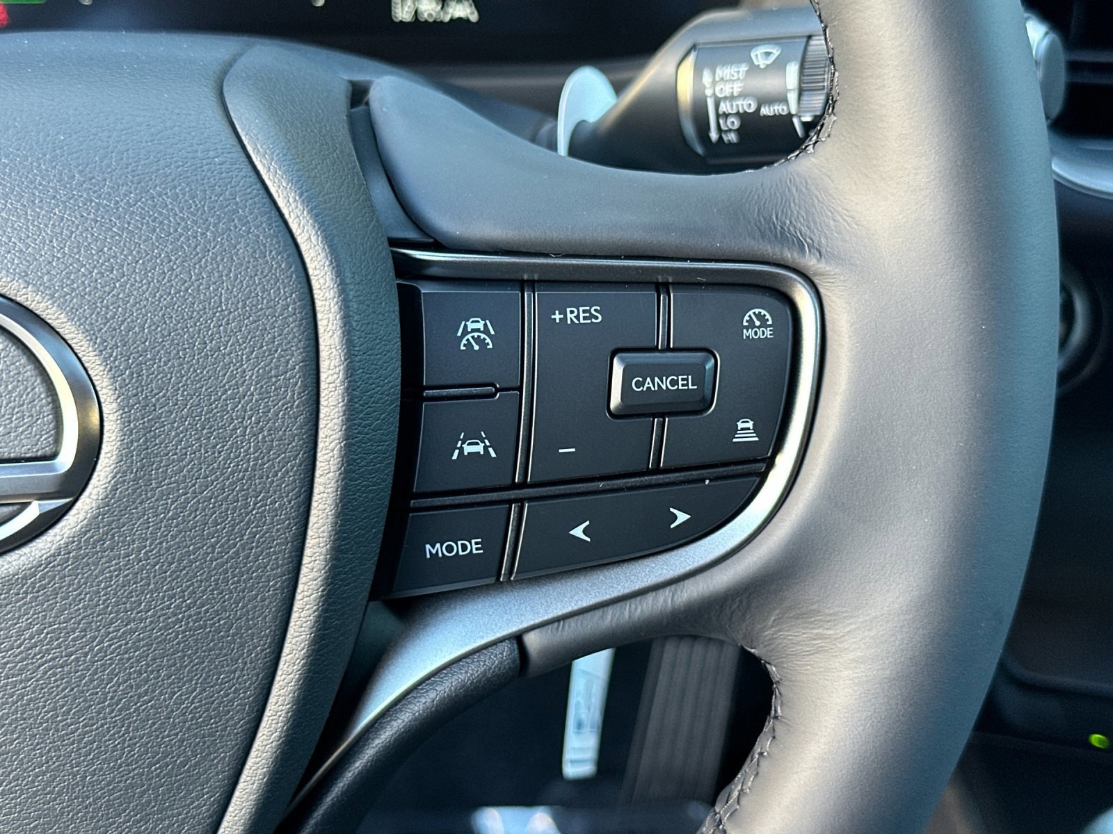 Used 2025 Lexus UX 300h AWD image 28