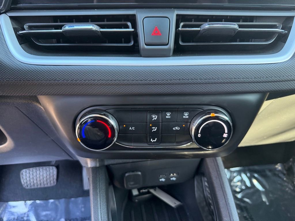 Used 2024 Chevrolet TrailBlazer LS image 25