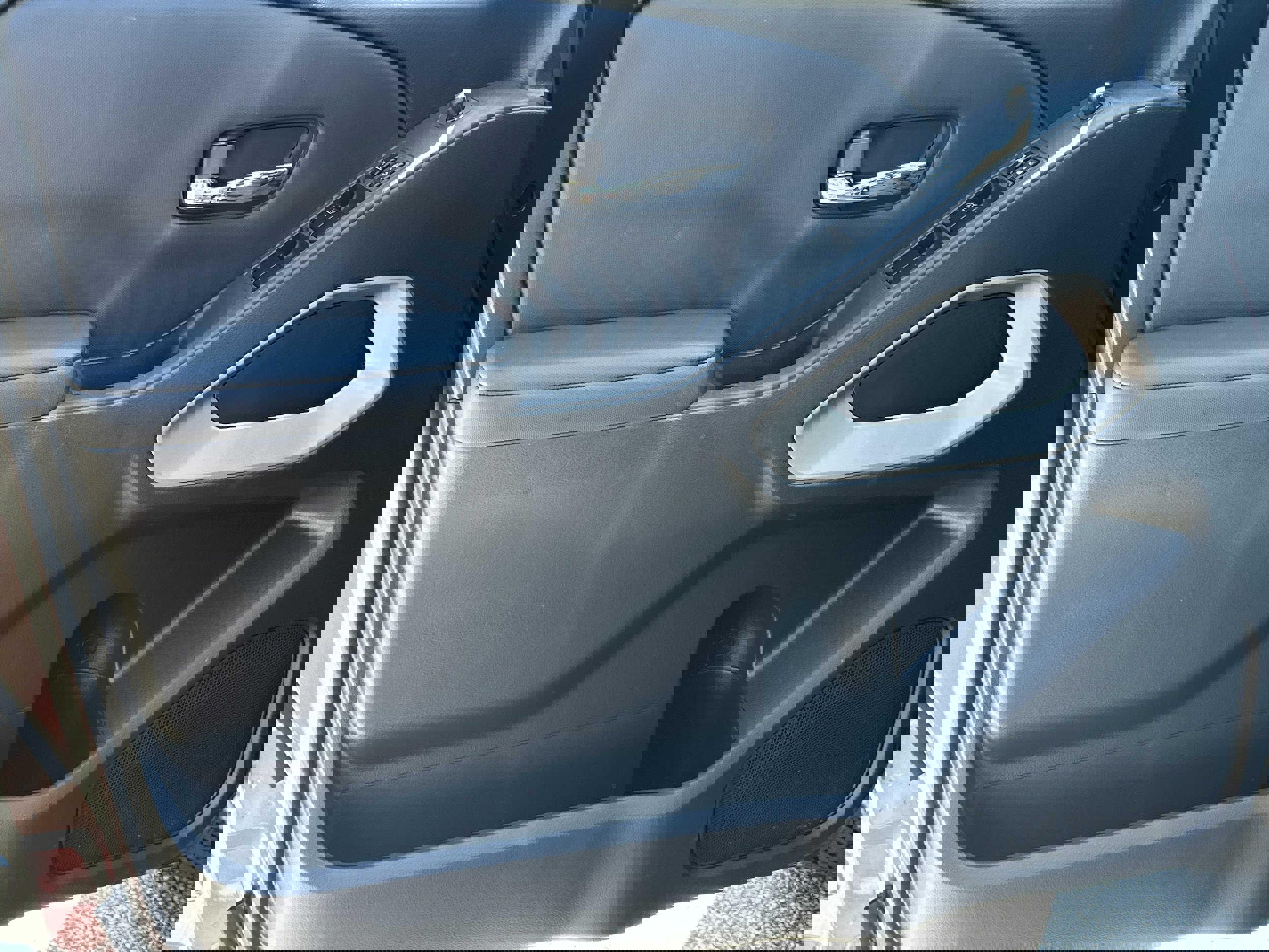 Used 2023 Nissan Frontier SV image 7