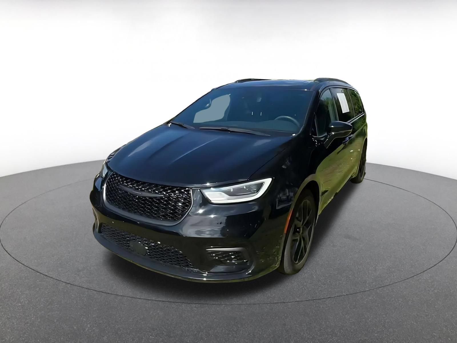 Used 2025 Chrysler Pacifica Limited FWD image 6