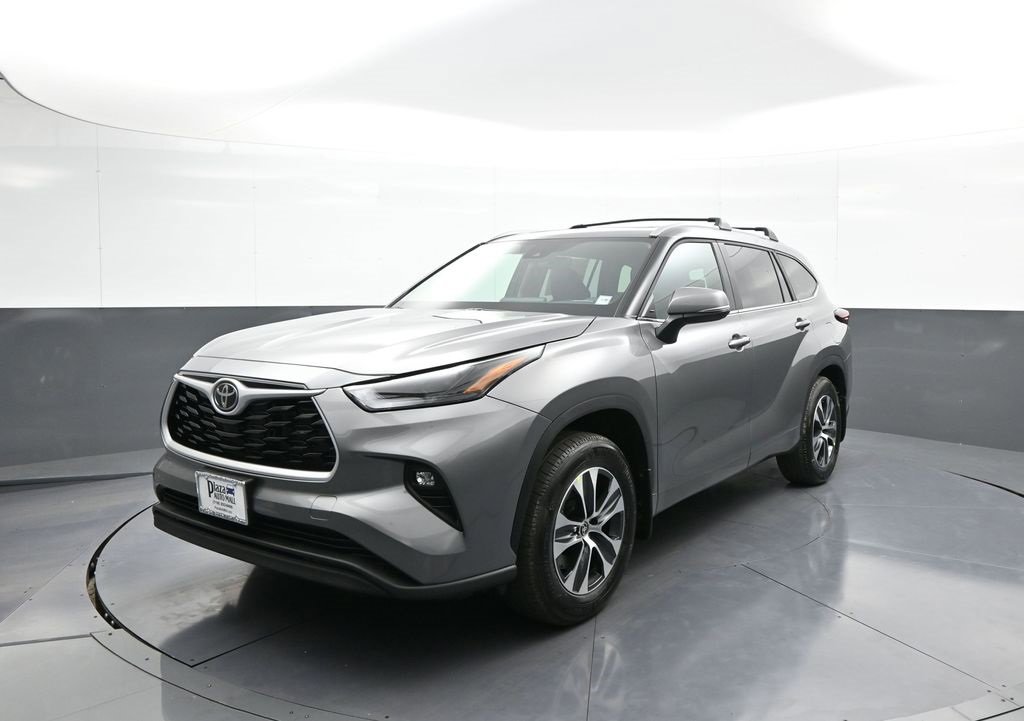 New 2025 Toyota Highlander XLE