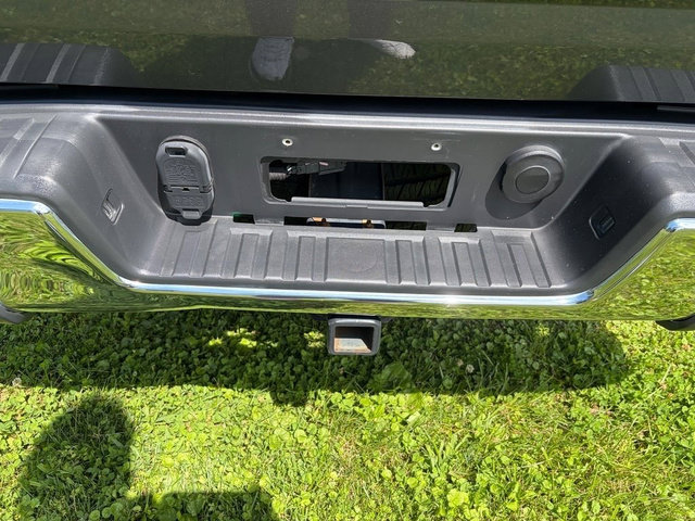 Used 2016 GMC Canyon SLT w/ Trailering Package RWD image 28
