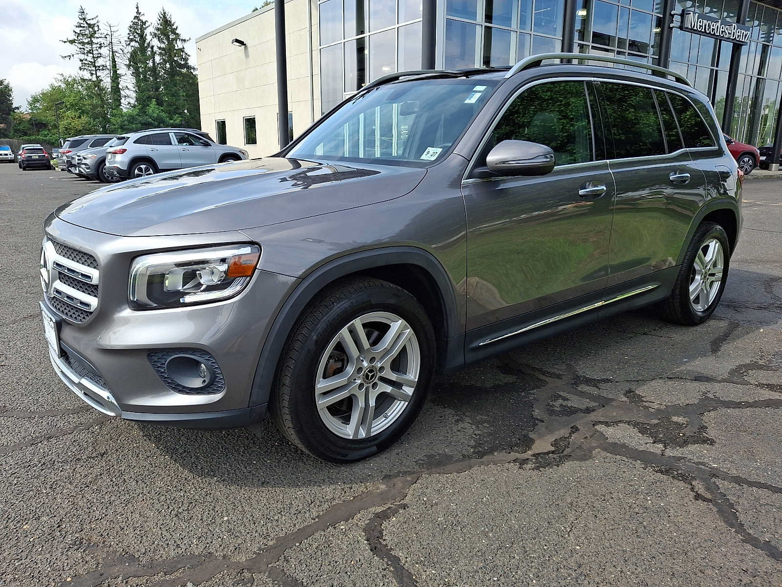 Used 2022 Mercedes-Benz GLB 250 4MATIC image 3