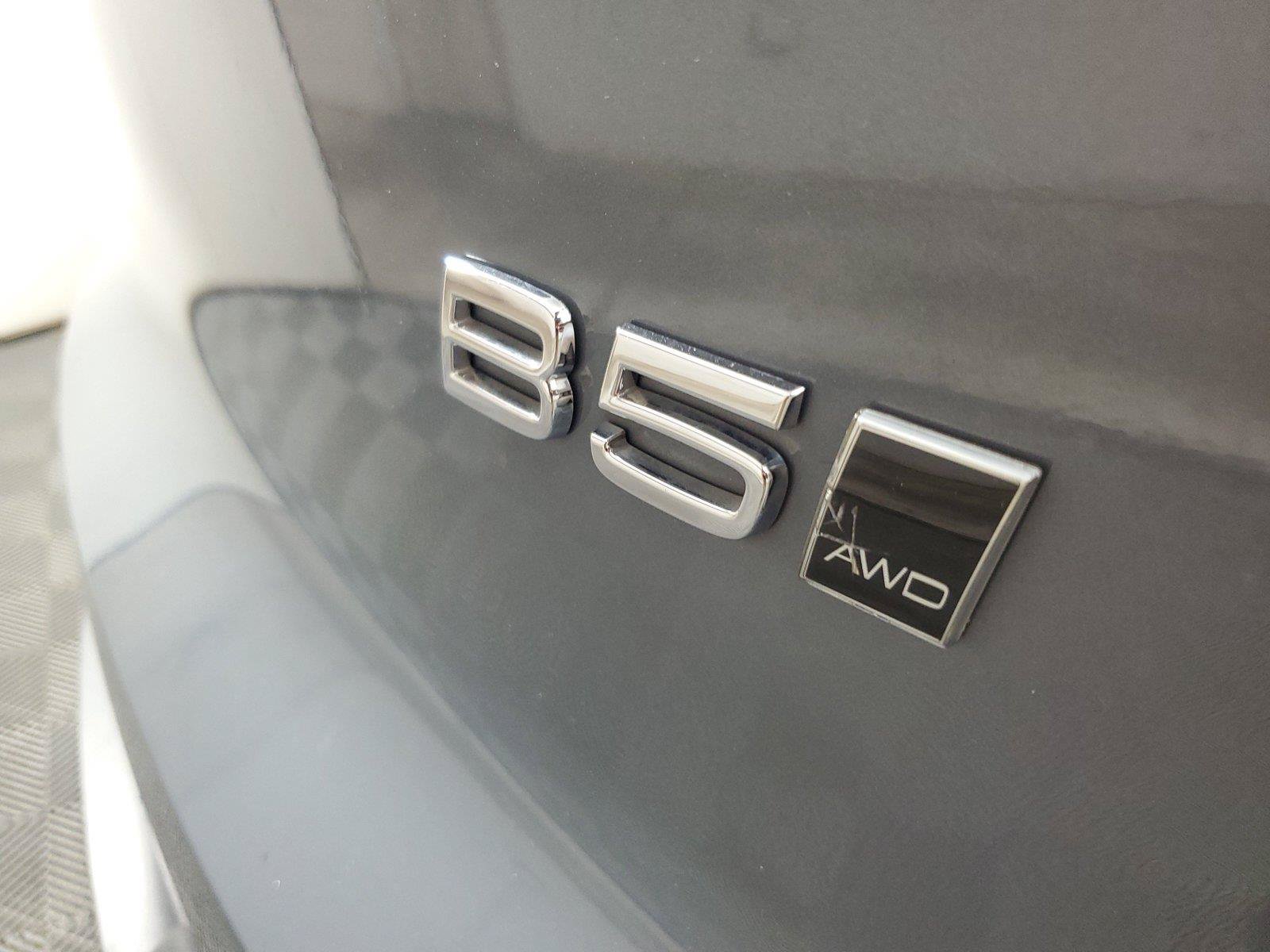 Certified 2023 Volvo XC40 B5 Plus w/ Protection Package Premier AWD/4WD image 7