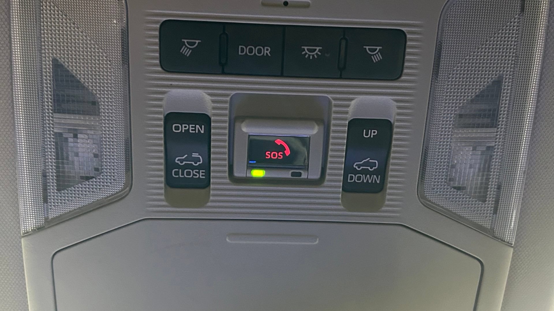 Used 2025 Toyota RAV4 Limited FWD image 82