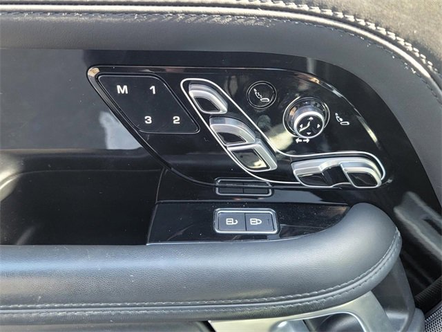 Used 2022 Land Rover Range Rover Autobiography image 31