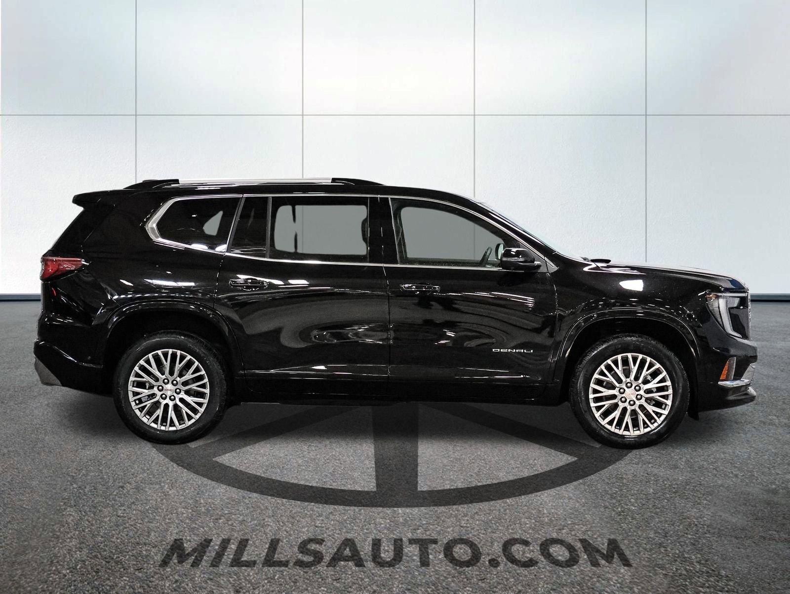 New 2026 GMC Acadia Denali w/ Super Cruise Package image 9