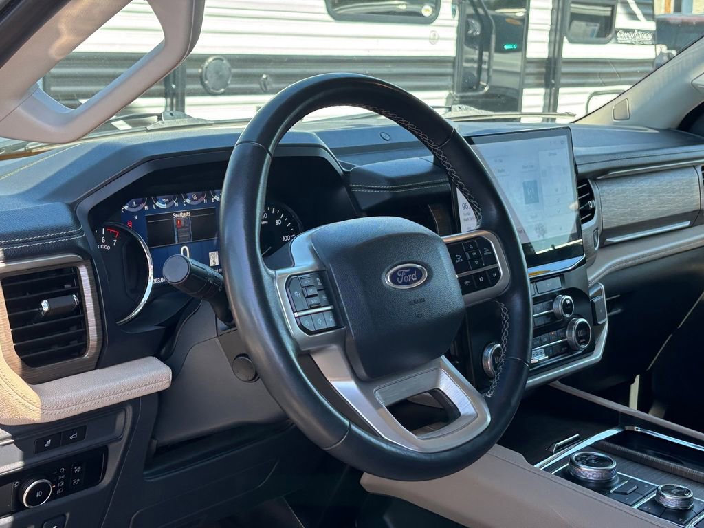 Used 2024 Ford Expedition Limited AWD/4WD image 9