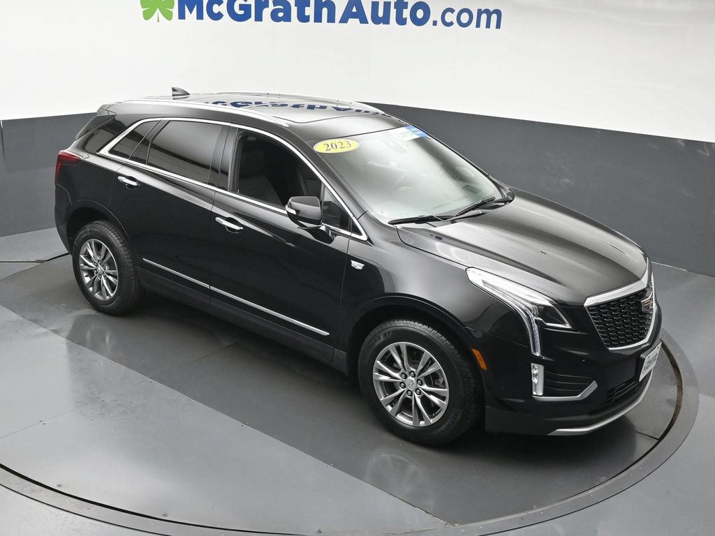 Used 2023 Cadillac XT5 Premium Luxury w/ Technology Package AWD/4WD image 3