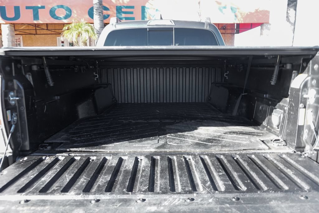 Used 2021 Toyota Tacoma TRD Pro AWD/4WD image 9
