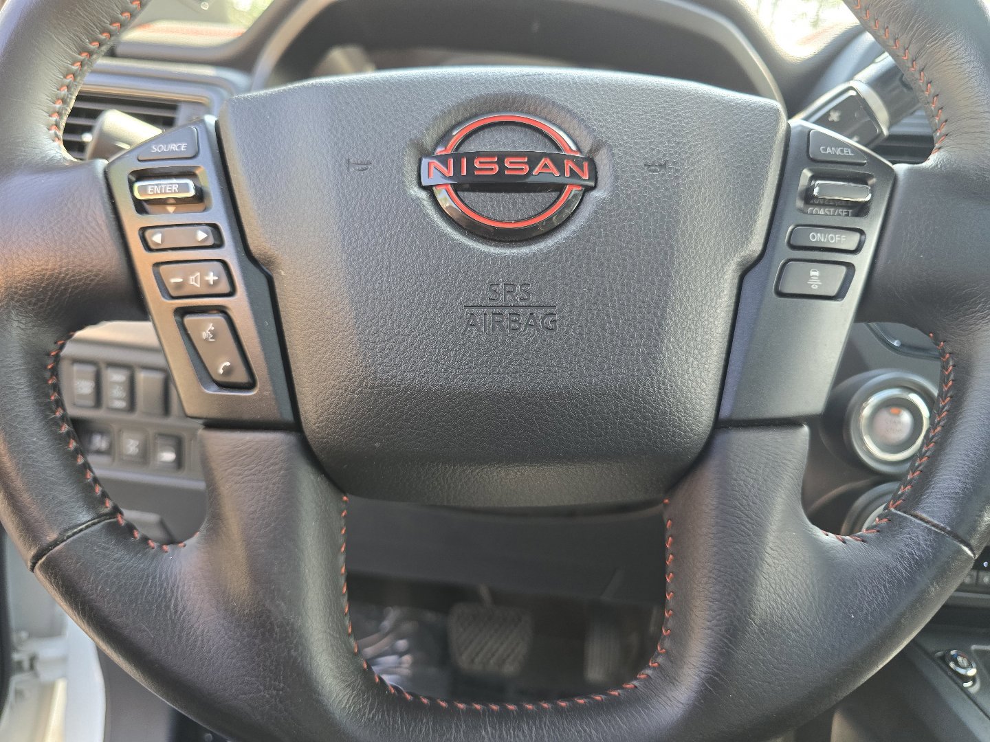 Used 2023 Nissan Titan PRO-4X w/ Pro-4x Convenience Package AWD/4WD image 42