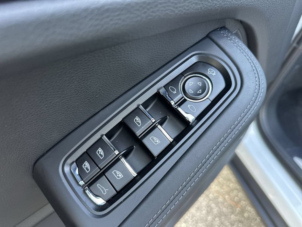 New 2026 Porsche Macan S AWD/4WD image 9