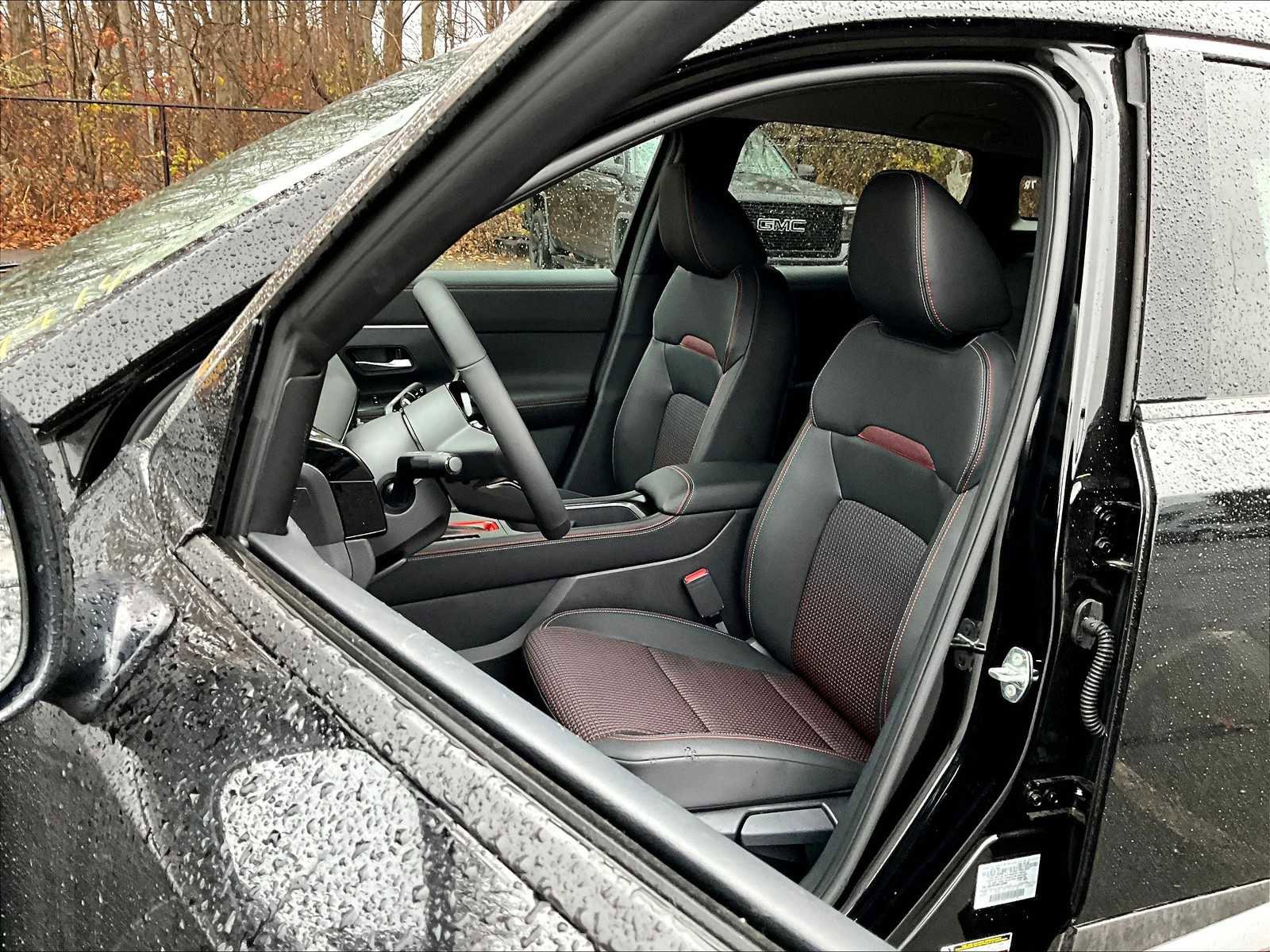 New 2025 Nissan Kicks SR w/ Illumination Package image 10