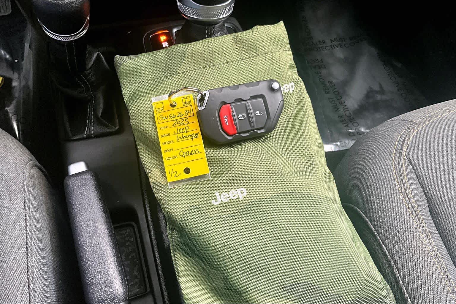 Used 2025 Jeep Wrangler Sport AWD/4WD image 15