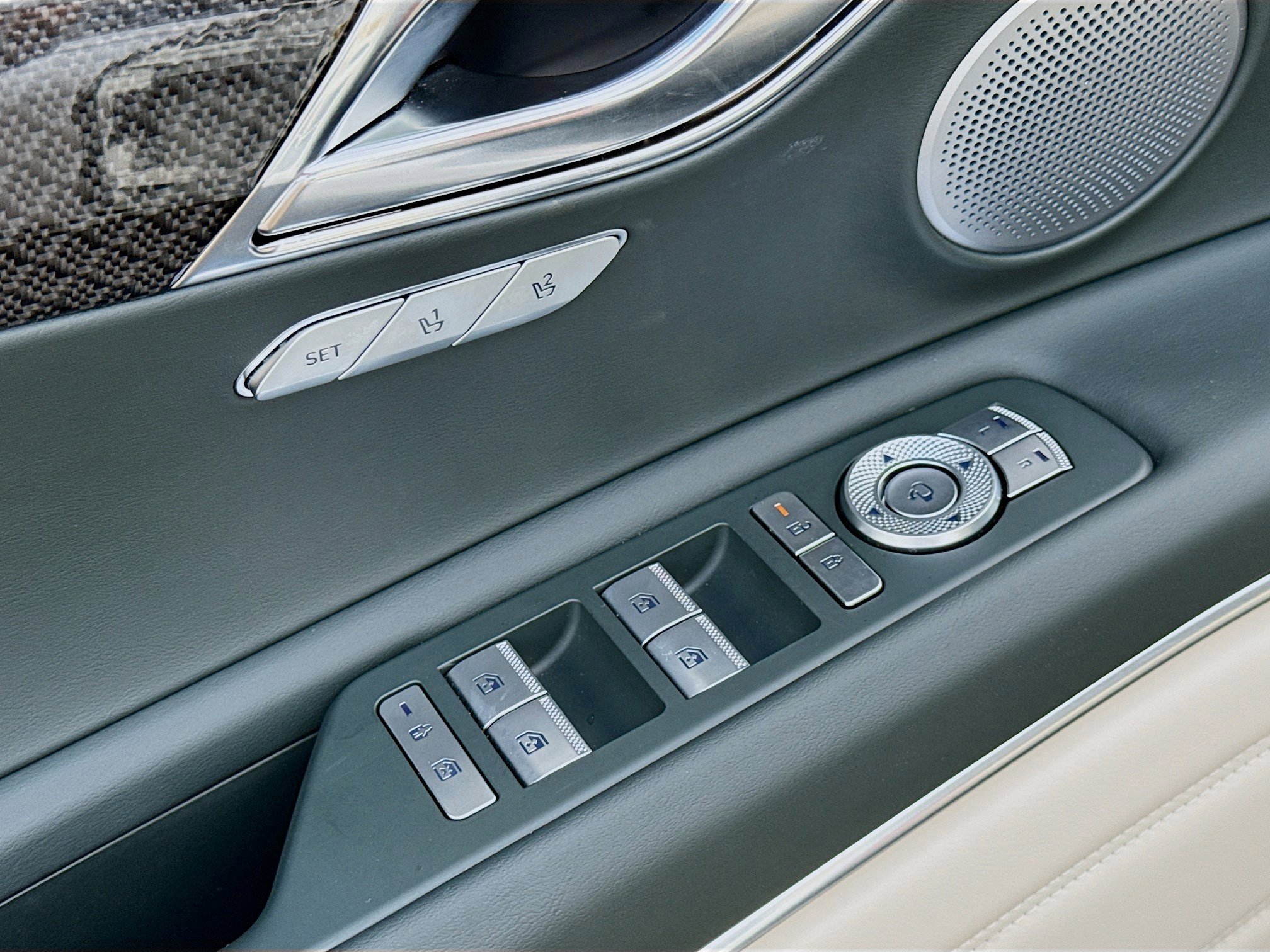 Used 2025 Genesis GV80 3.5T e-SC AWD/4WD image 23