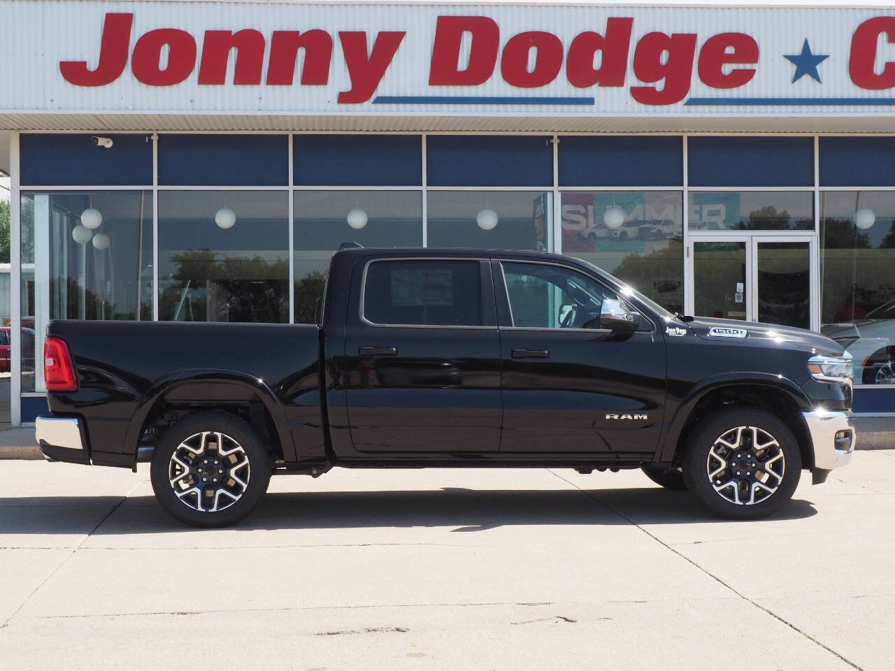 New 2026 RAM 1500 Laramie AWD/4WD image 1