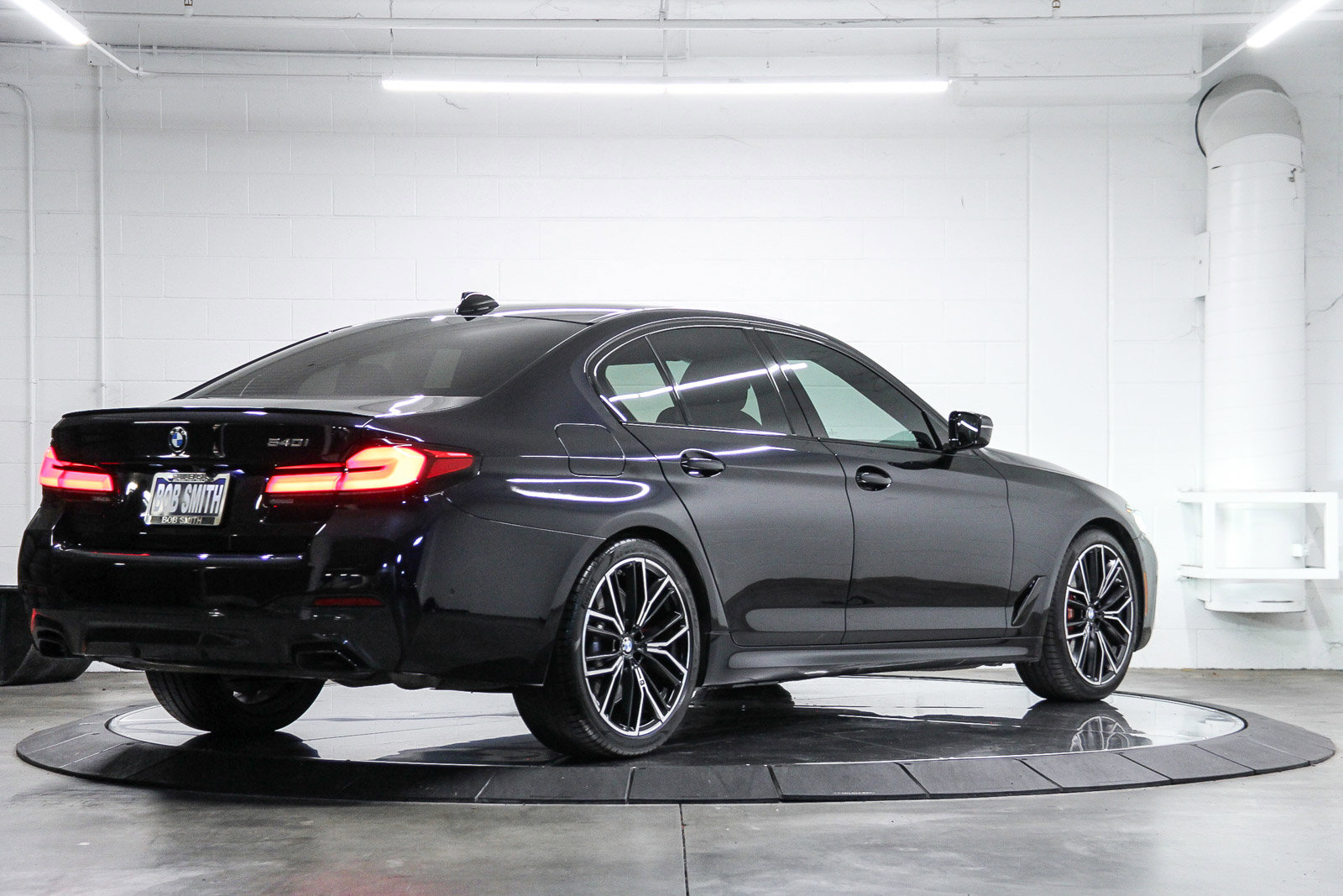 Used 2023 BMW 540i w/ M Sport Package RWD image 6