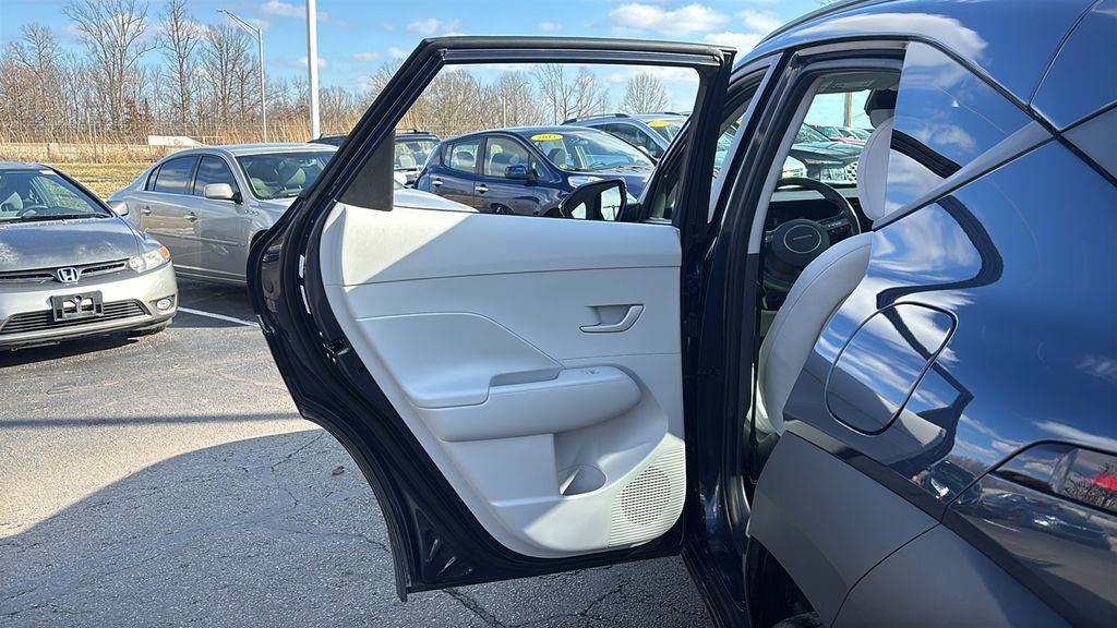 Used 2024 Hyundai Kona SEL image 28