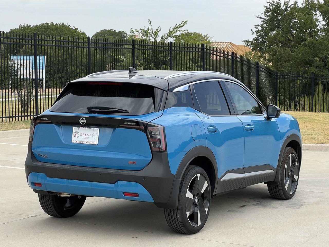 New 2026 Nissan Kicks SR FWD image 4