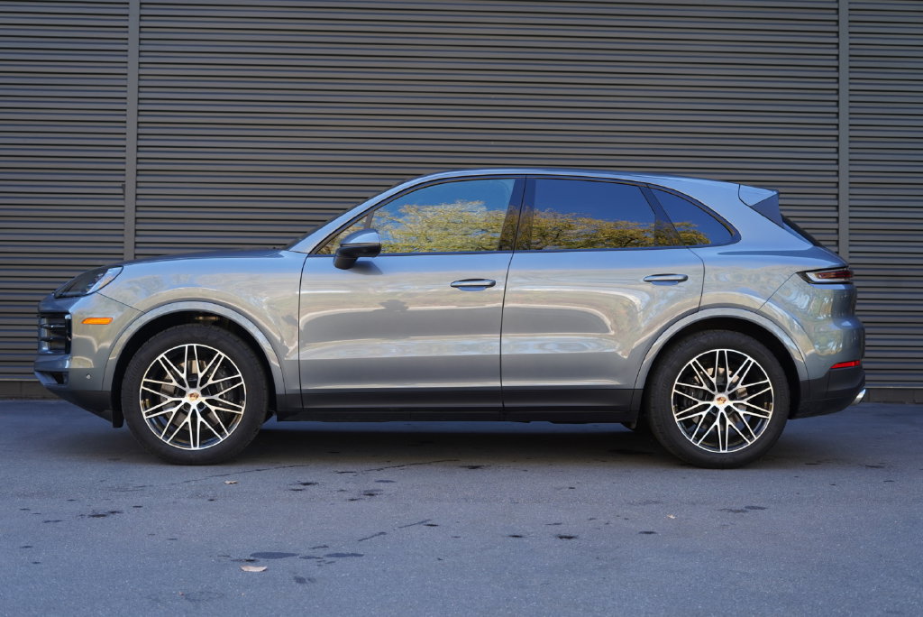 Certified 2026 Porsche Cayenne AWD/4WD image 2
