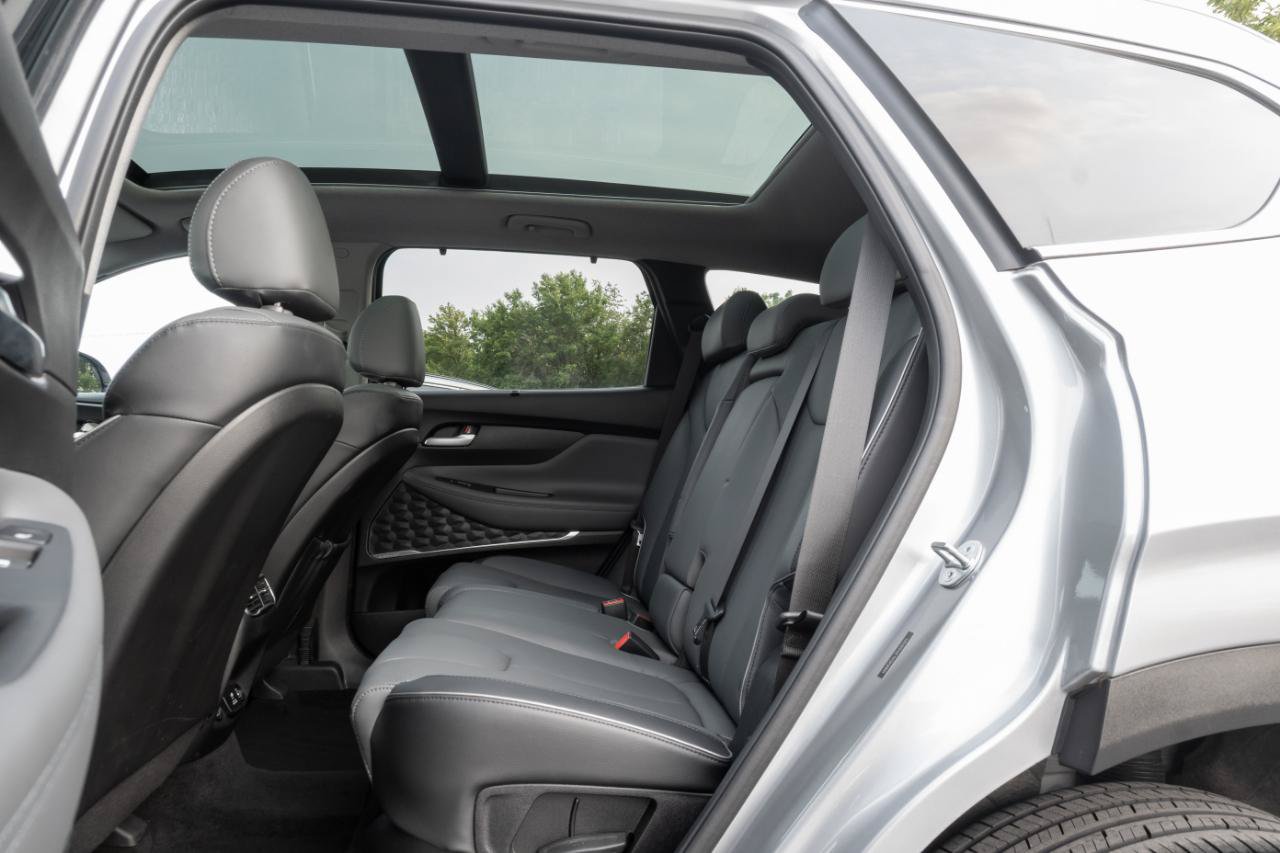 Used 2023 Hyundai Santa Fe Limited AWD/4WD image 17