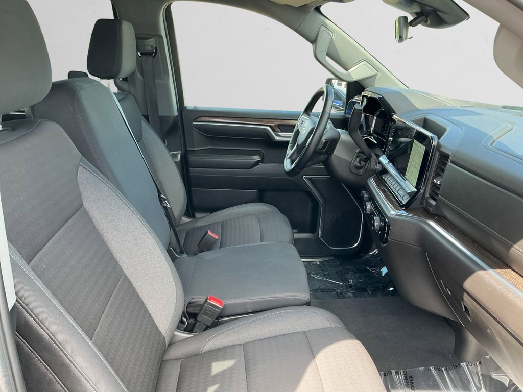 Used 2025 Chevrolet Silverado 1500 LT AWD/4WD image 15