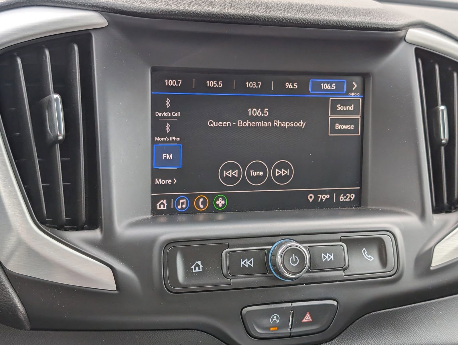 Used 2023 GMC Terrain SLE w/ Driver Convenience Package AWD/4WD image 6