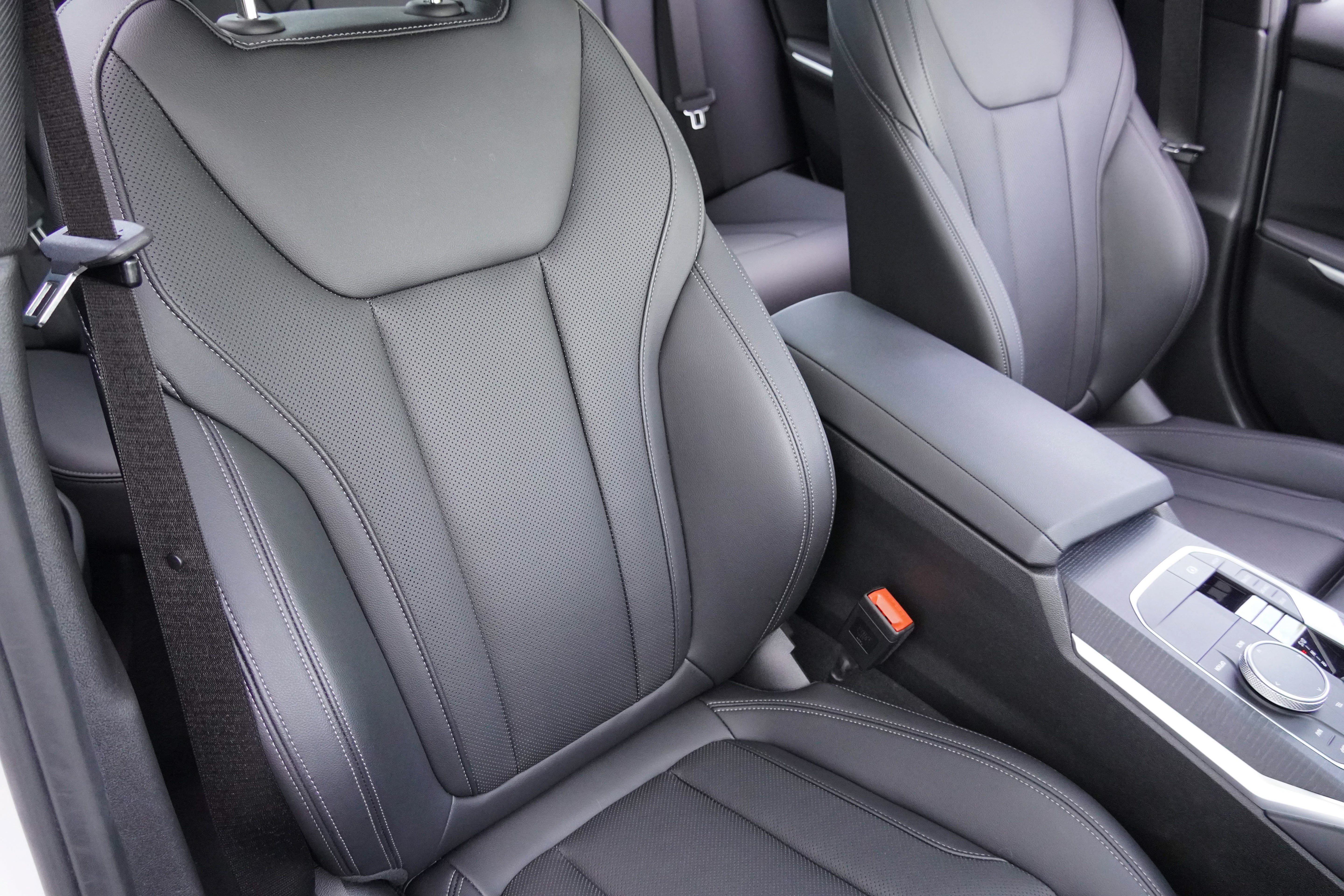 Used 2025 BMW 330i Sedan RWD image 13