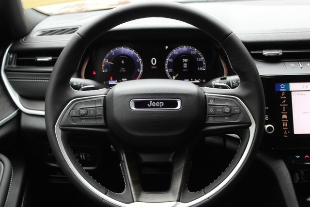 New 2026 Jeep Grand Cherokee Limited AWD/4WD image 13