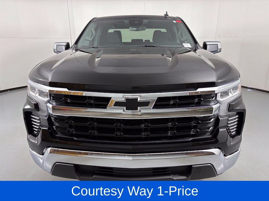 Used 2025 Chevrolet Silverado 1500 LT w/ LPO, Dark Essentials Package RWD image 4