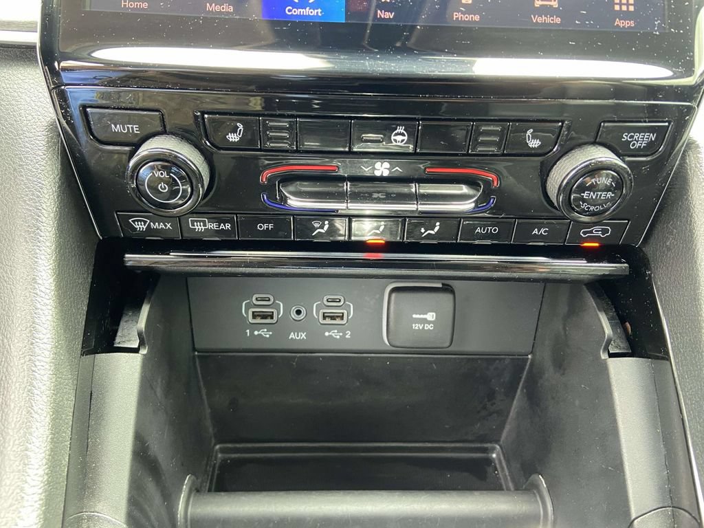 Used 2023 Jeep Grand Cherokee L Limited RWD image 25