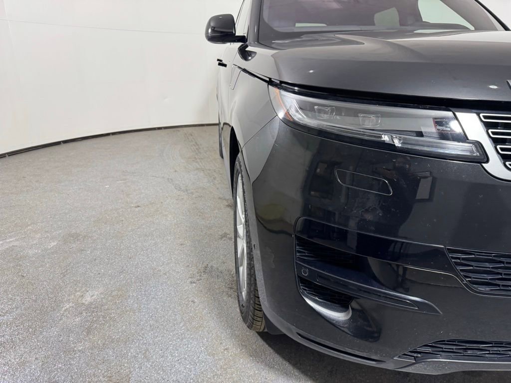 Used 2023 Land Rover Range Rover Sport SE AWD/4WD image 4