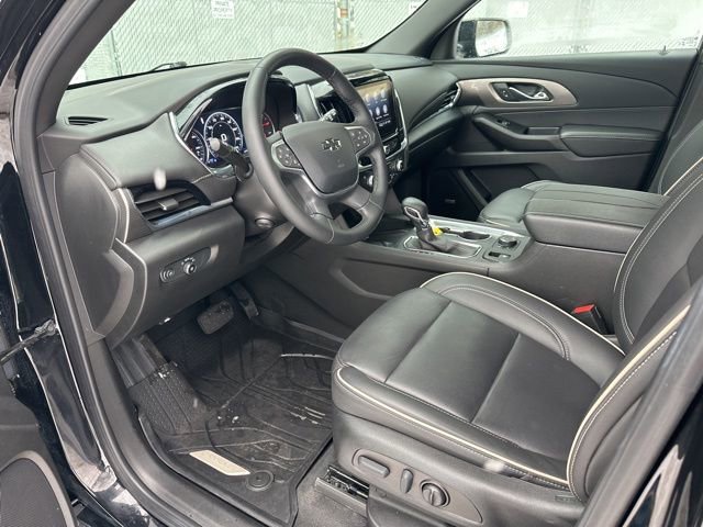 Used 2023 Chevrolet Traverse Premier w/ Redline Edition image 9