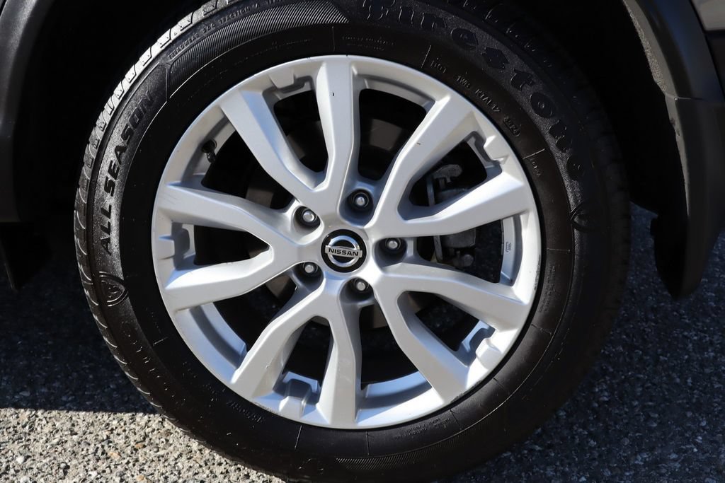 Used 2022 Nissan Rogue Sport S FWD image 13