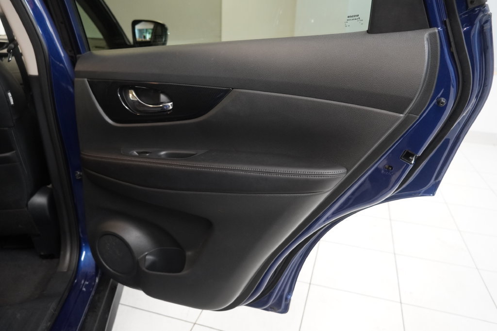 Used 2019 Nissan Rogue SL w/ Premium Package AWD/4WD image 30