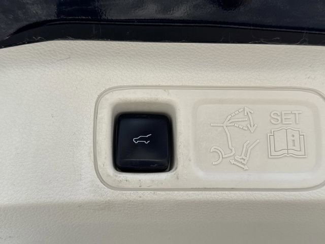 Used 2021 Lincoln Navigator L Black Label AWD/4WD image 18